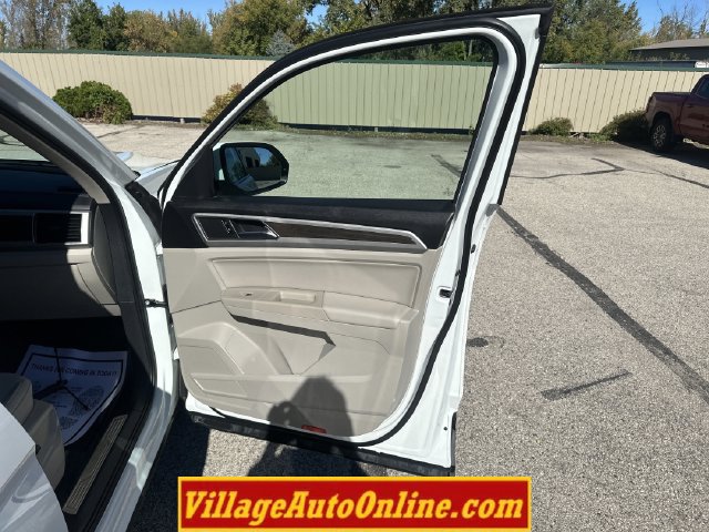 Used 2018 Volkswagen Atlas SEL AWD/4WD image 41
