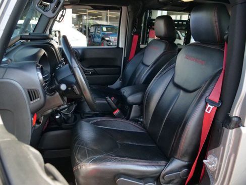 Used 2017 Jeep Wrangler Rubicon AWD/4WD image 35