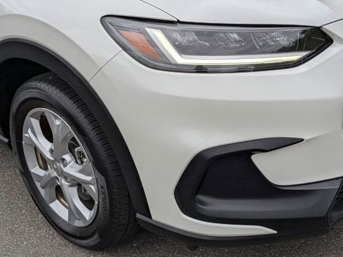 Certified 2024 Honda HR-V LX image 2