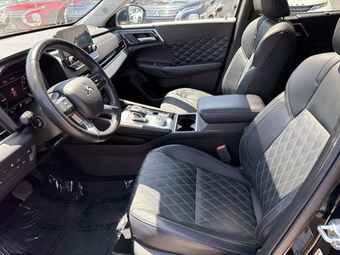 Used 2024 Mitsubishi Outlander 4WD Plug-In Hybrid image 15