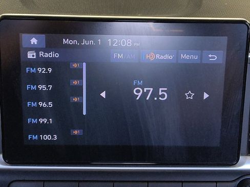 Used 2023 Hyundai Venue SE FWD image 25