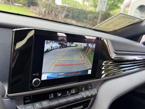 Used 2025 Toyota Camry SE FWD image 21