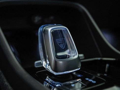 Certified 2025 Volvo XC40 B5 Plus w/ Climate Package image 26