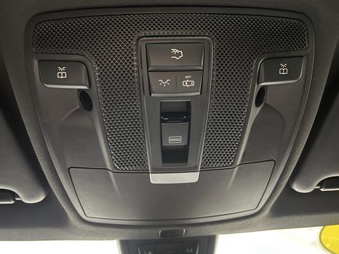 Used 2019 Mercedes-Benz CLA 250 250 image 9