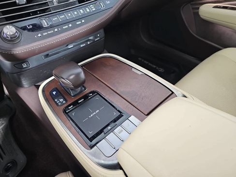 Used 2020 Lexus LS 500 AWD w/ Accessory Package (Z2) image 24