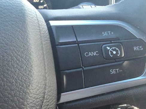 Used 2024 Jeep Compass Latitude AWD/4WD image 24