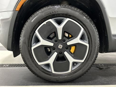 Used 2023 Rivian R1T Adventure AWD/4WD image 11