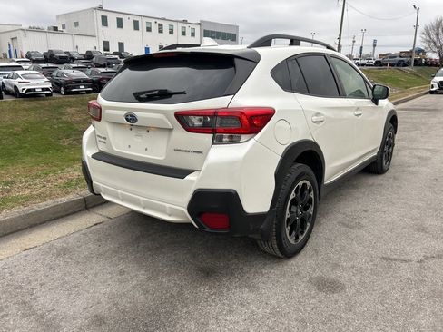 Used 2022 Subaru Crosstrek 2.0i Premium w/ Moonroof Package image 5