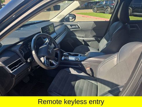 Used 2025 Mitsubishi Outlander Trail Edition AWD/4WD image 15