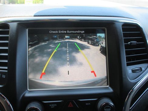 Used 2014 Jeep Grand Cherokee Limited image 14