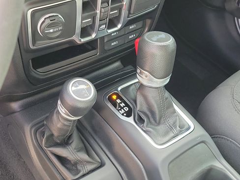 Used 2023 Jeep Wrangler Unlimited Sport image 27