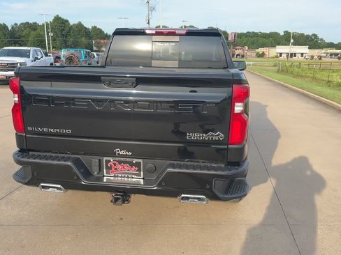 Used 2025 Chevrolet Silverado 1500 High Country AWD/4WD image 8