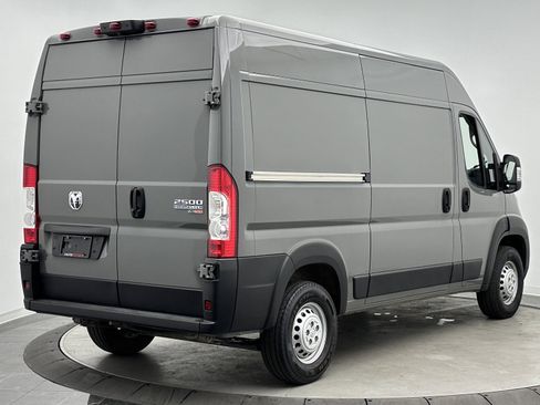 Used 2026 RAM ProMaster 2500 w/ Convenience Group FWD image 5