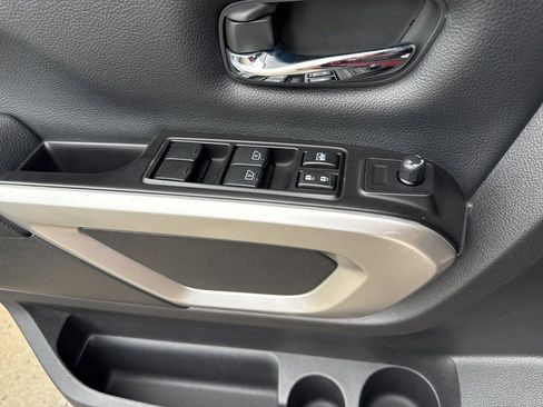 Used 2019 Nissan Titan PRO-4X image 27
