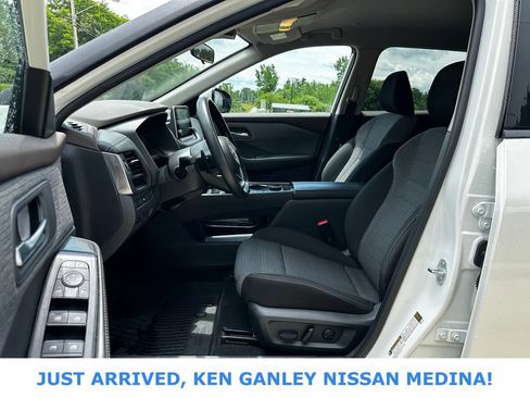 Certified 2023 Nissan Rogue SV AWD/4WD image 13