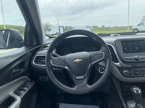 Used 2019 Chevrolet Equinox LS w/ LS Convenience Package FWD image 13