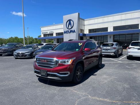 Used 2018 GMC Acadia SLT FWD image 1