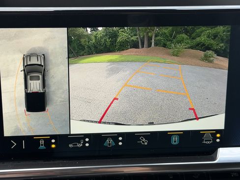 Used 2023 Chevrolet Silverado 1500 LTZ AWD/4WD image 33