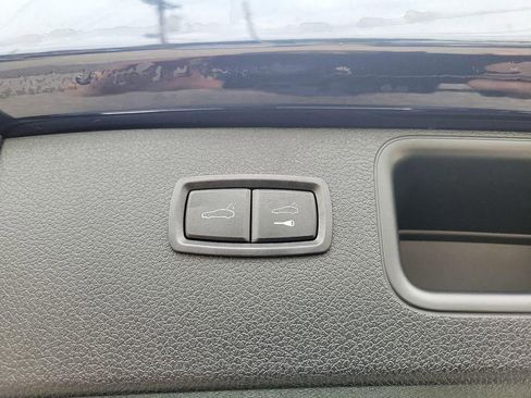 Used 2021 Porsche Macan Turbo image 26