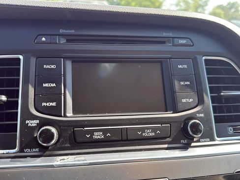 Used 2015 Hyundai Sonata SE w/ Option Group 09 FWD image 22