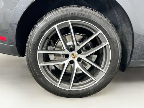 Used 2026 Porsche Macan AWD/4WD image 34