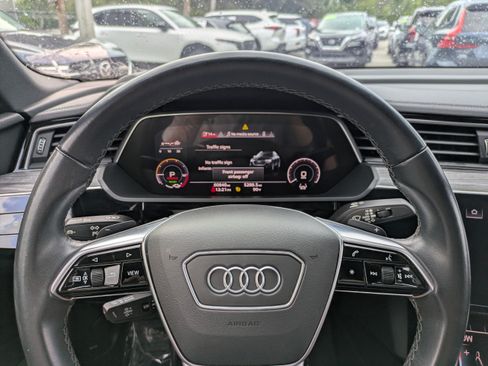 Used 2023 Audi e-tron Premium Plus w/ Premium Plus Package AWD/4WD image 24