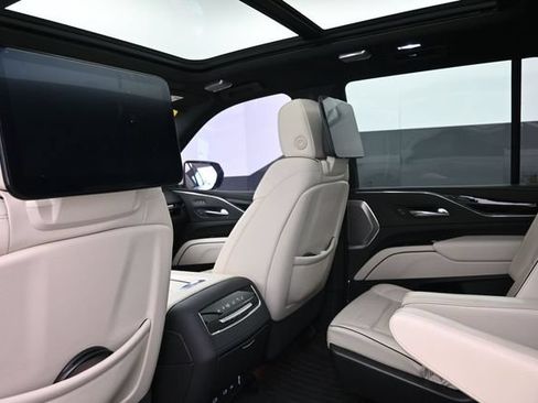 Used 2021 Cadillac Escalade Sport w/ Driver Assist Tech Package AWD/4WD image 17