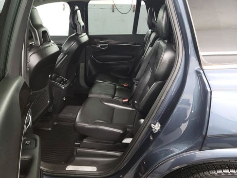 Used 2018 Volvo XC90 T6 Momentum w/ Convenience Package AWD/4WD image 13