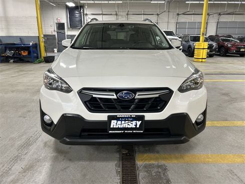 Certified 2022 Subaru Crosstrek 2.0i Premium image 3