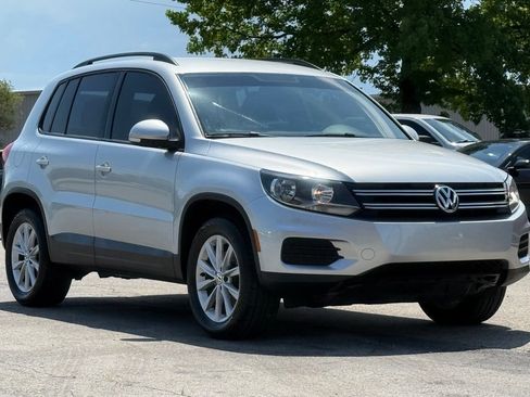Used 2017 Volkswagen Tiguan Limited w/ Premium Package FWD image 8