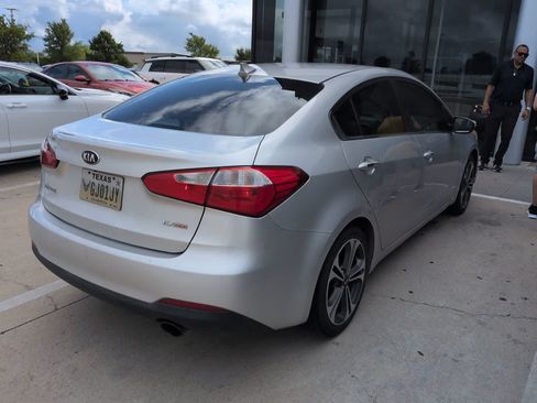 Used 2015 Kia Forte EX w/ UVO Package W/17" Alloys FWD image 4
