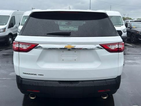 Used 2021 Chevrolet Traverse LS AWD/4WD image 4