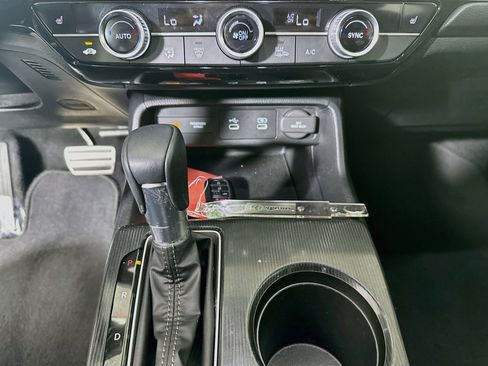 Used 2025 Honda Civic Sport image 23