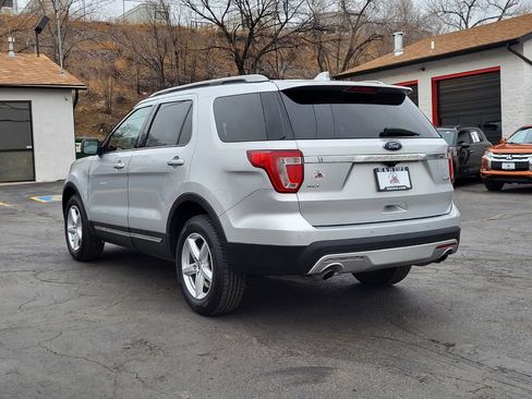Used 2016 Ford Explorer XLT image 7