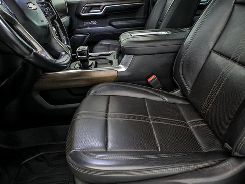 Used 2022 Chevrolet Silverado 1500 High Country w/ LPO, Dark Essentials Package AWD/4WD image 14