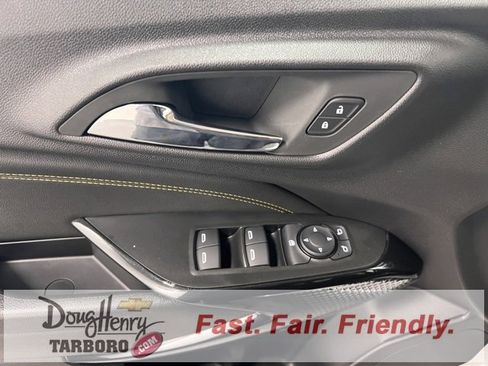 New 2025 Chevrolet Trax LT w/ Sunroof Package image 24