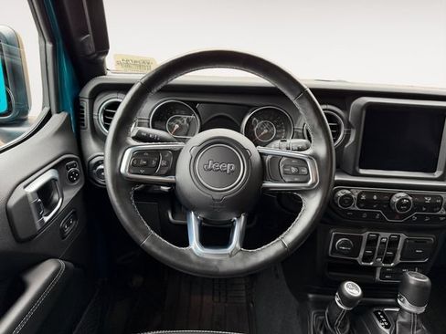 Used 2020 Jeep Wrangler Unlimited Sahara w/ Uconnect 4C Nav & Sound Group AWD/4WD image 12