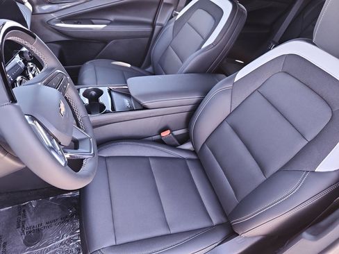 New 2026 Chevrolet Blazer EV LT w/ LPO, Blackout Package image 25