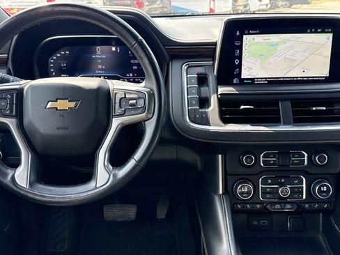 Used 2023 Chevrolet Suburban Premier AWD/4WD image 4