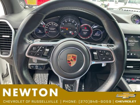 Used 2019 Porsche Cayenne AWD/4WD image 13