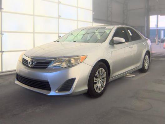 Used 2014 Toyota Camry FWD image 1