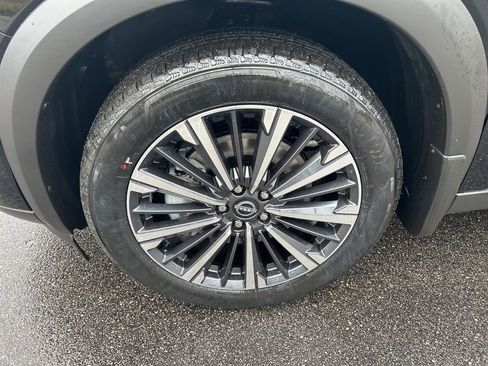 New 2026 Nissan Pathfinder Platinum image 9