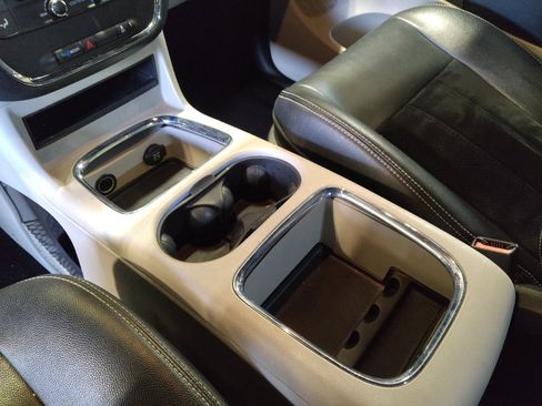 Used 2017 Dodge Grand Caravan SXT image 26