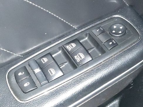 Used 2018 Dodge Charger R/T w/ Premium Group RWD image 27