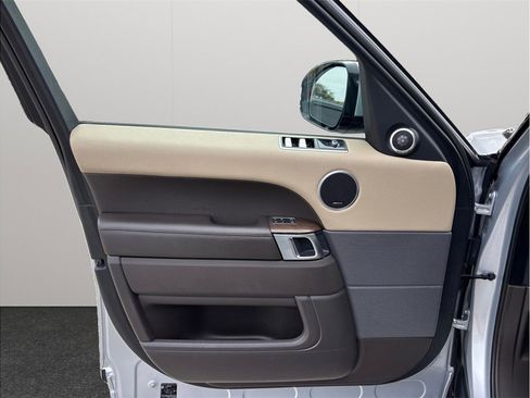 Used 2020 Land Rover Range Rover Sport HSE image 24