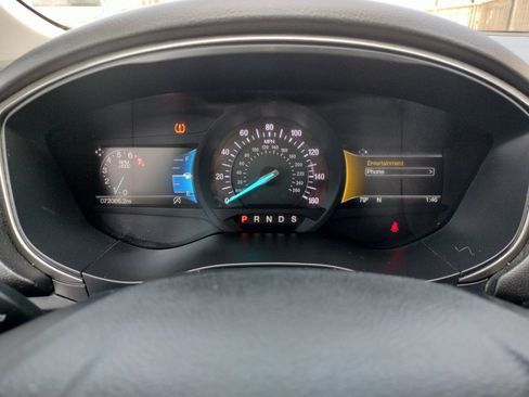 Used 2018 Ford Fusion SE w/ Fusion SE Technology Package image 44