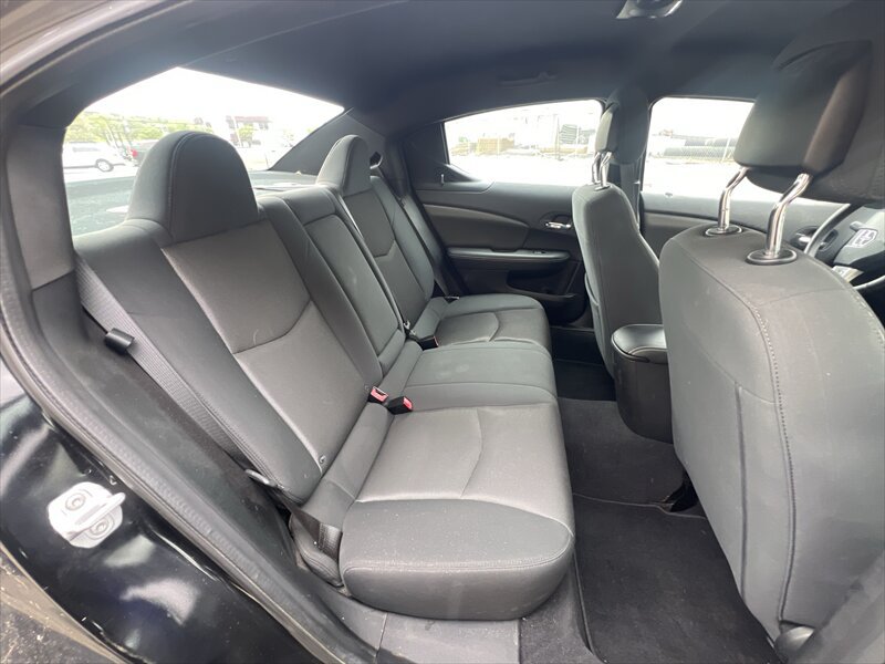 Used 2012 Dodge Avenger SXT FWD image 17