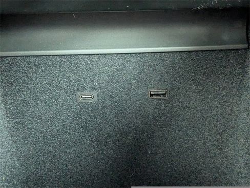 Used 2020 Tesla Model Y Performance image 29