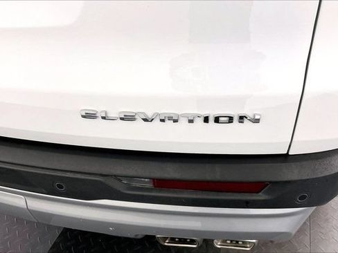 Used 2026 GMC Acadia Elevation w/ LPO, Floor Liner Package AWD/4WD image 7