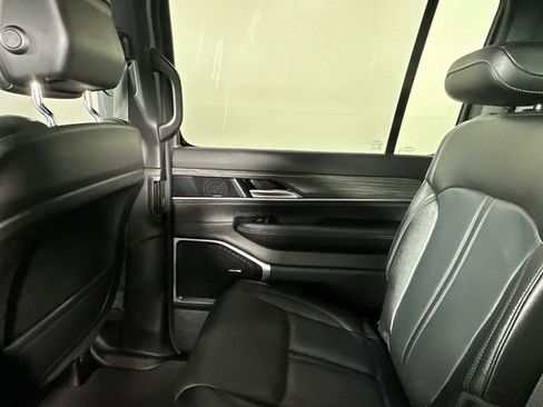Certified 2024 Jeep Wagoneer L Series II w/ Flexible Seating Group AWD/4WD image 15